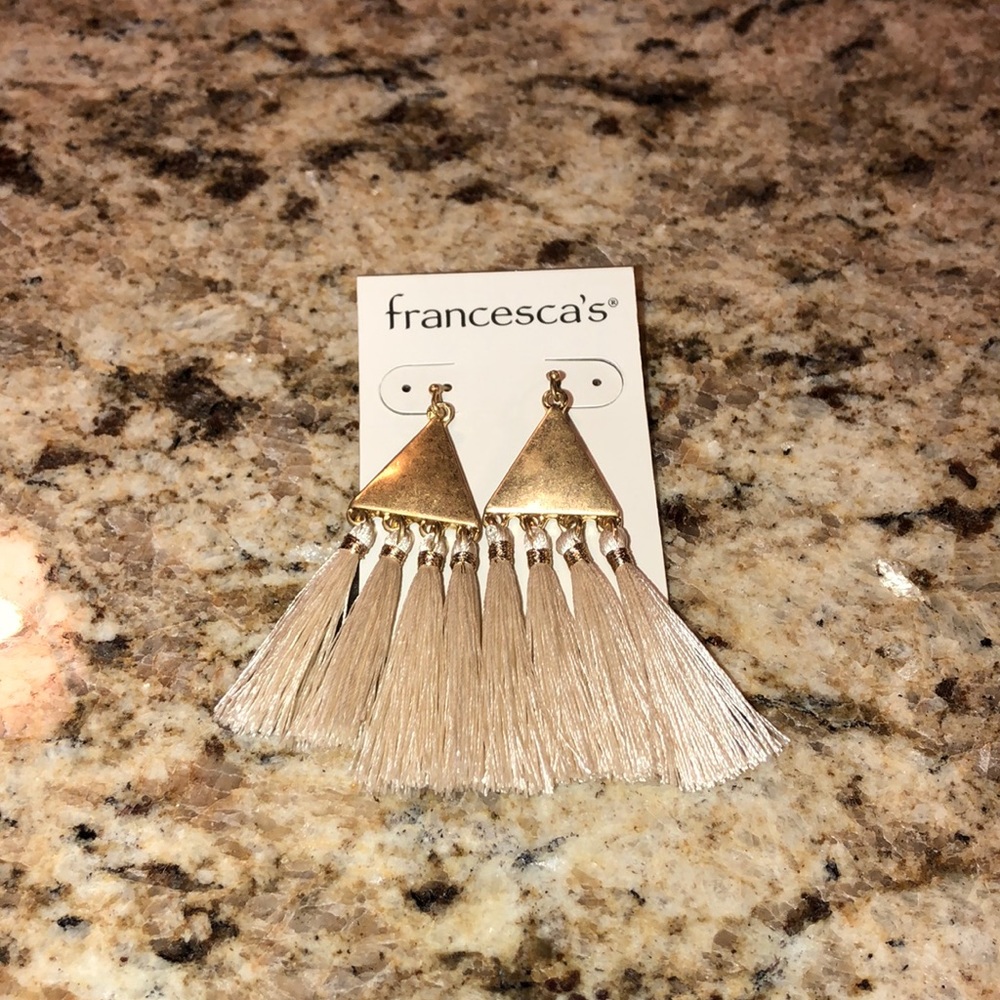 NWT Francesca’s Tassel Earring